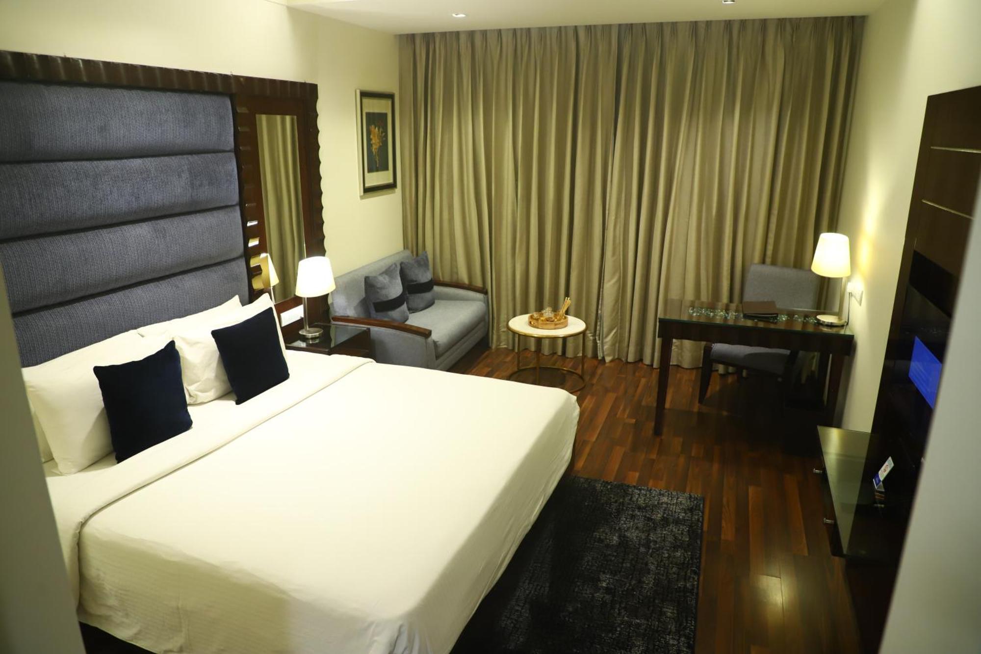 Deventure Sarovar Portico Kapashera, New Delhi Exterior photo